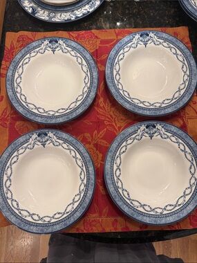 Rosina Queen’s 9” Soup Bowls The Royal Palaces
